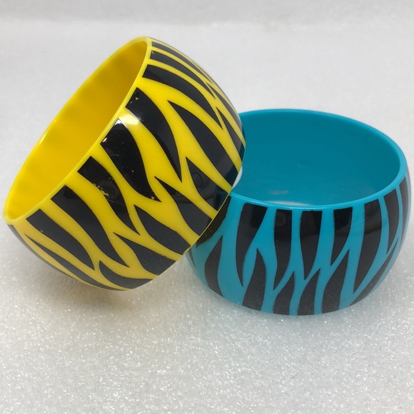 Vintage Bangle Bracelet Set Blue Yellow Black Zebra Print Lucite Chunky 80s 90s - Picture 14 of 14